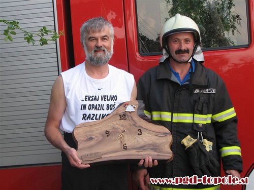 po izročitvi darila.jpg