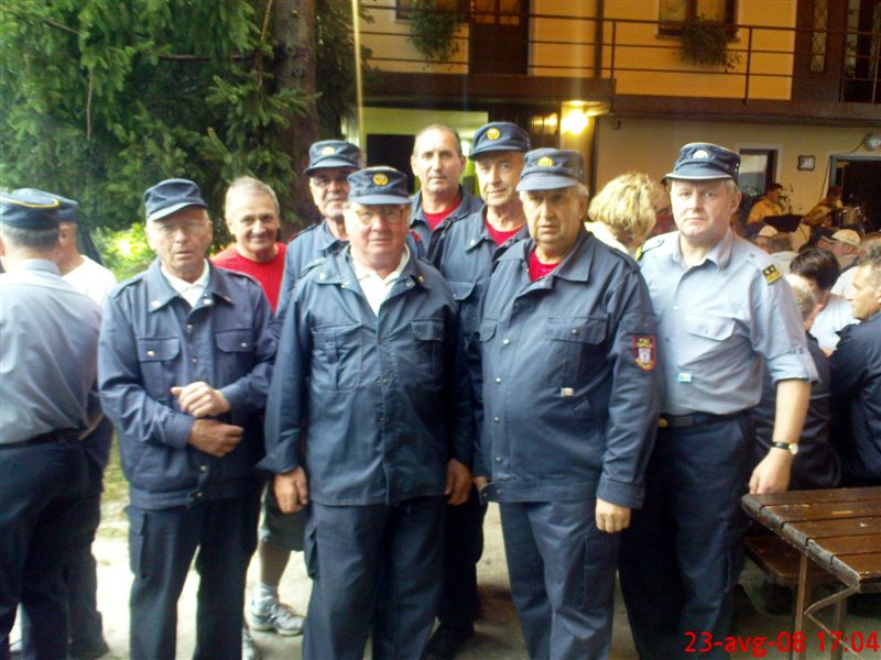 Veterani s poveljnikom GZ Mengeš