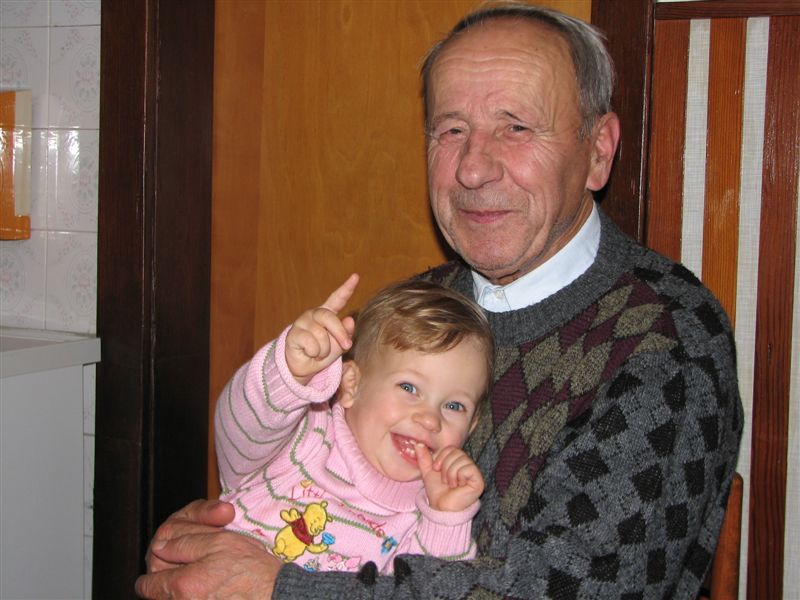 andrej z vnučko.jpg