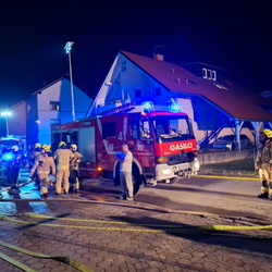 1.3.2026 - Požar na objektu na Linhartovi cesti v Mengšu