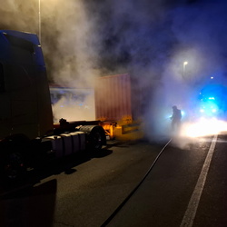 5.10.2026 - Požar na tovornem vozilu v Mengšu